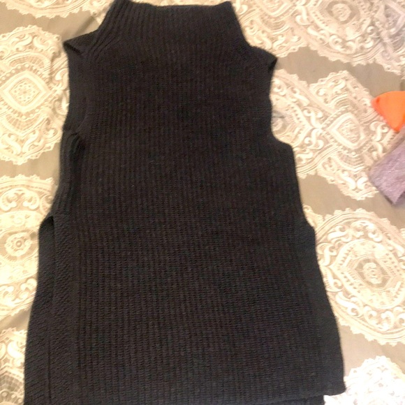 Aritzia. Wilfred charcoal grey sweater vest. Like new - Picture 2 of 5